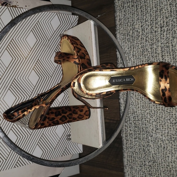 Jessica Rich Leopard Platforms sz 39/9 - Picture 2 of 7